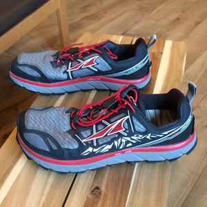 Trail running shoes